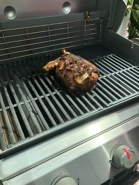 Roast leg of lamb 